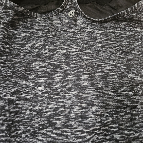 Lululemon Swiftly Tech Short Sleeve 2.0, size 8, leggins and tank - Picture 3 of 4